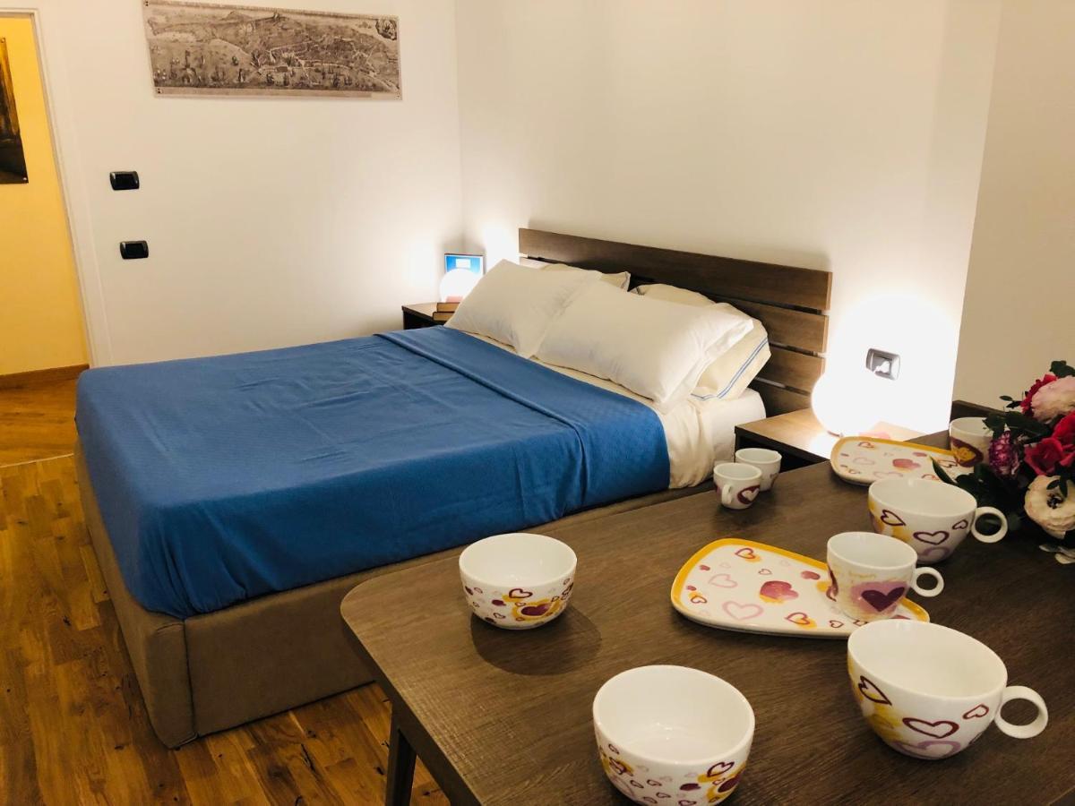 Domus Studio 25 Bed & Breakfast 나폴리 외부 사진