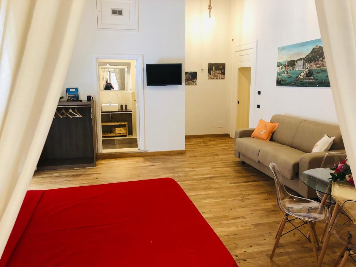 Domus Studio 25 Bed & Breakfast 나폴리 외부 사진