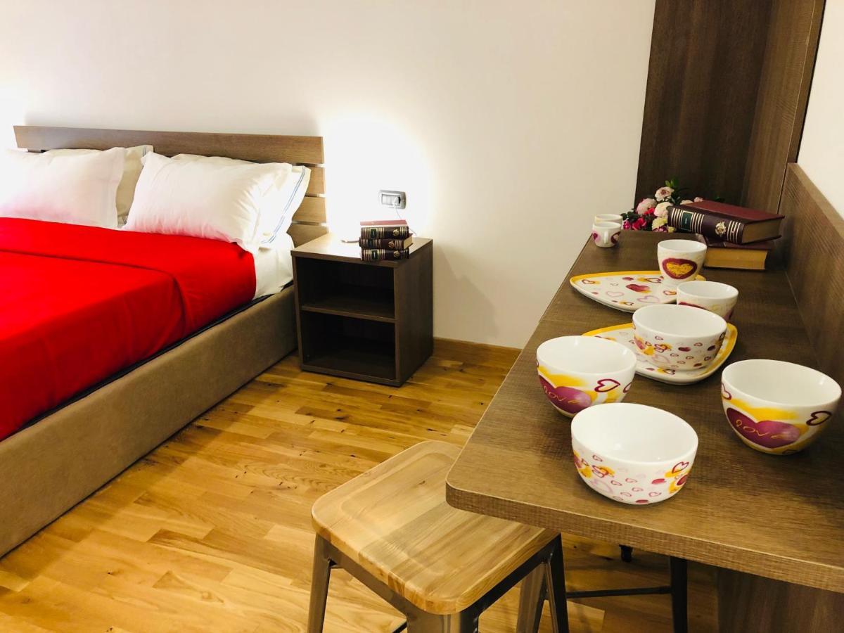 Domus Studio 25 Bed & Breakfast 나폴리 외부 사진