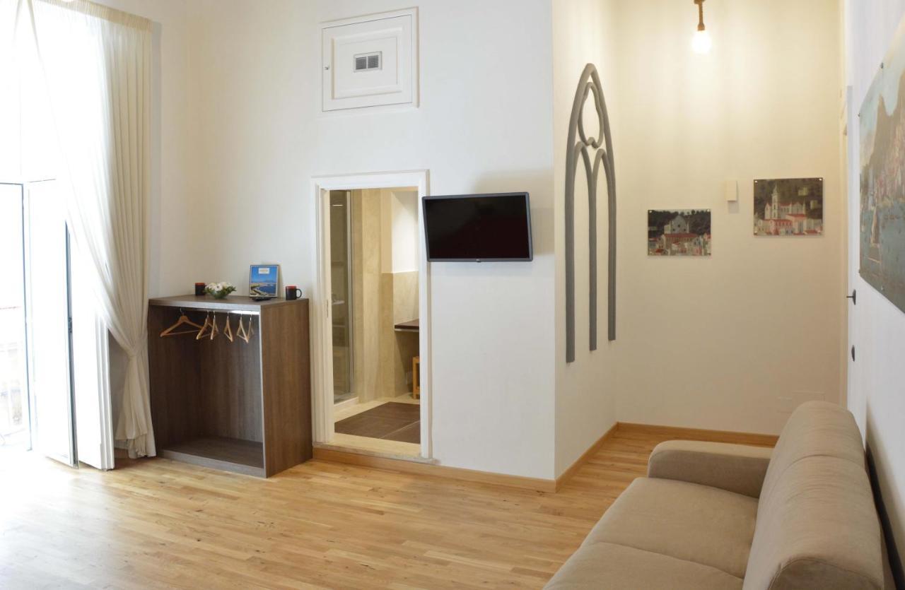 Domus Studio 25 Bed & Breakfast 나폴리 외부 사진